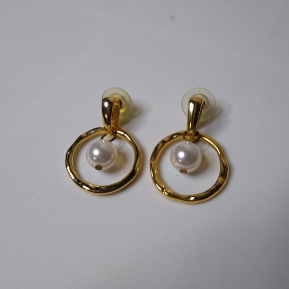 Vintage Metal Circle And Bead Dangle Earrings - Picture 2 of 13